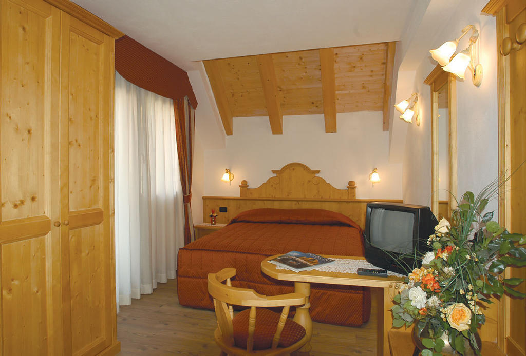 Rifugio Passo Staulanza Hotel Zoldo Alto Camera foto